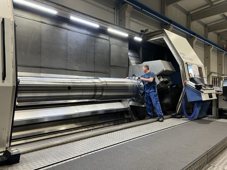 Bearbeitung einer Großwelle auf WFL MILLTURN M120